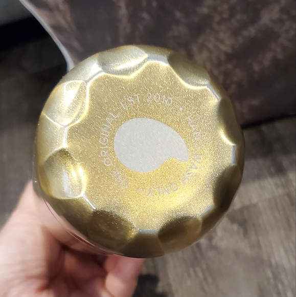 2/$40 💧 Gold Swell water bottle - Picture 2 of 6